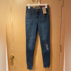 Levi’s 720 High Rise Super Skinny Jeans